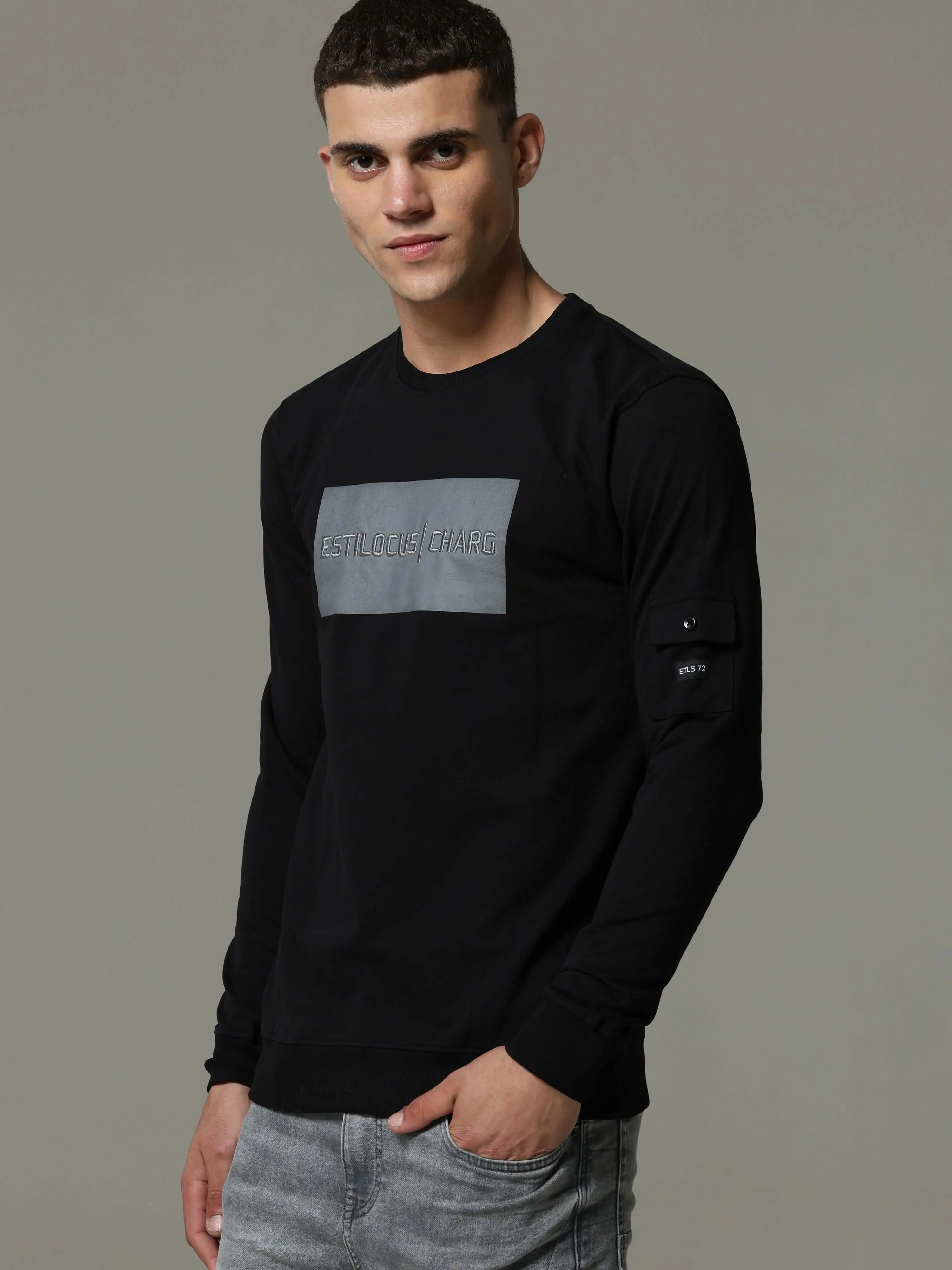 Charg Cargo Black Sweat Shirt