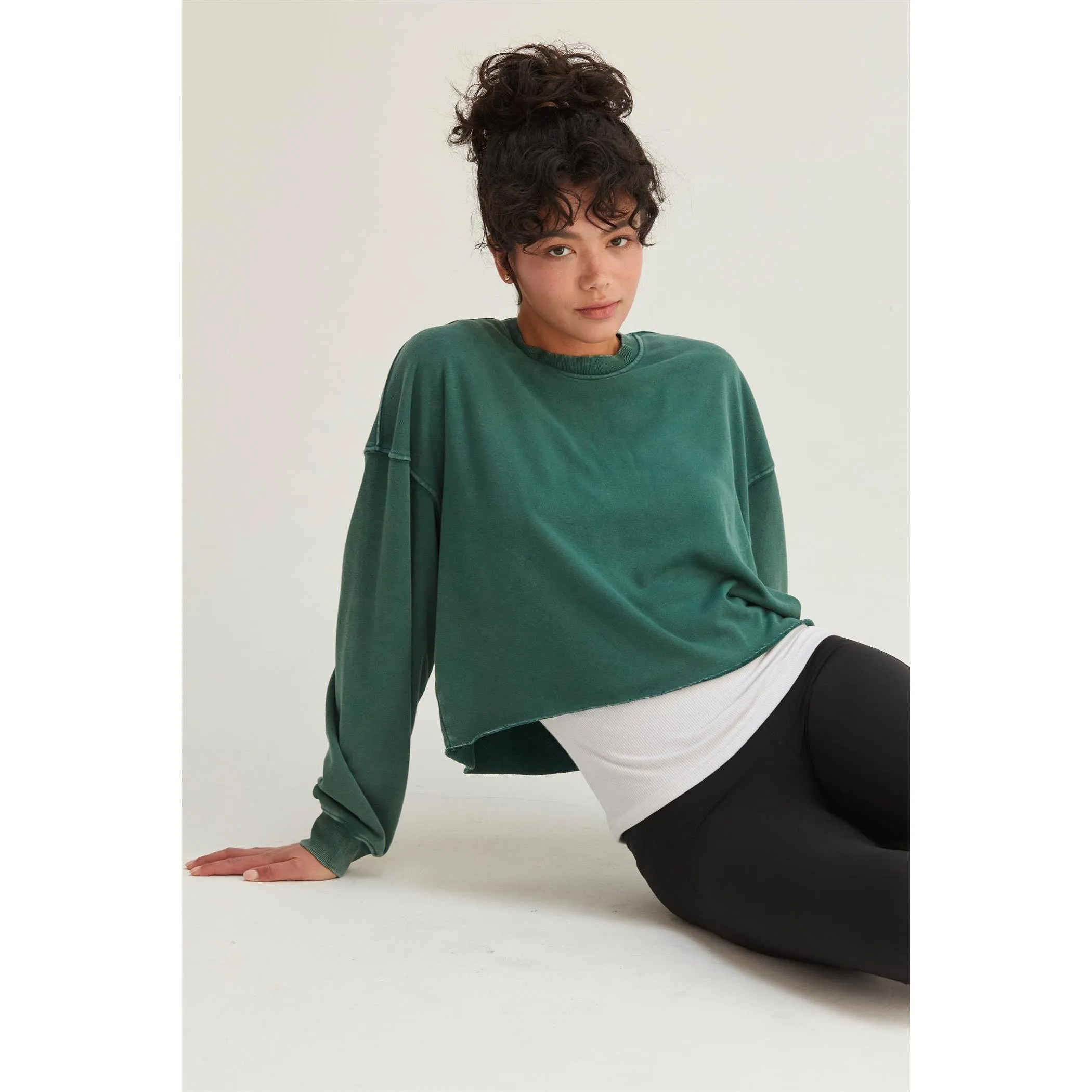 CROPPED CREWNECK SWEATSHIRT WITH RAW HEM