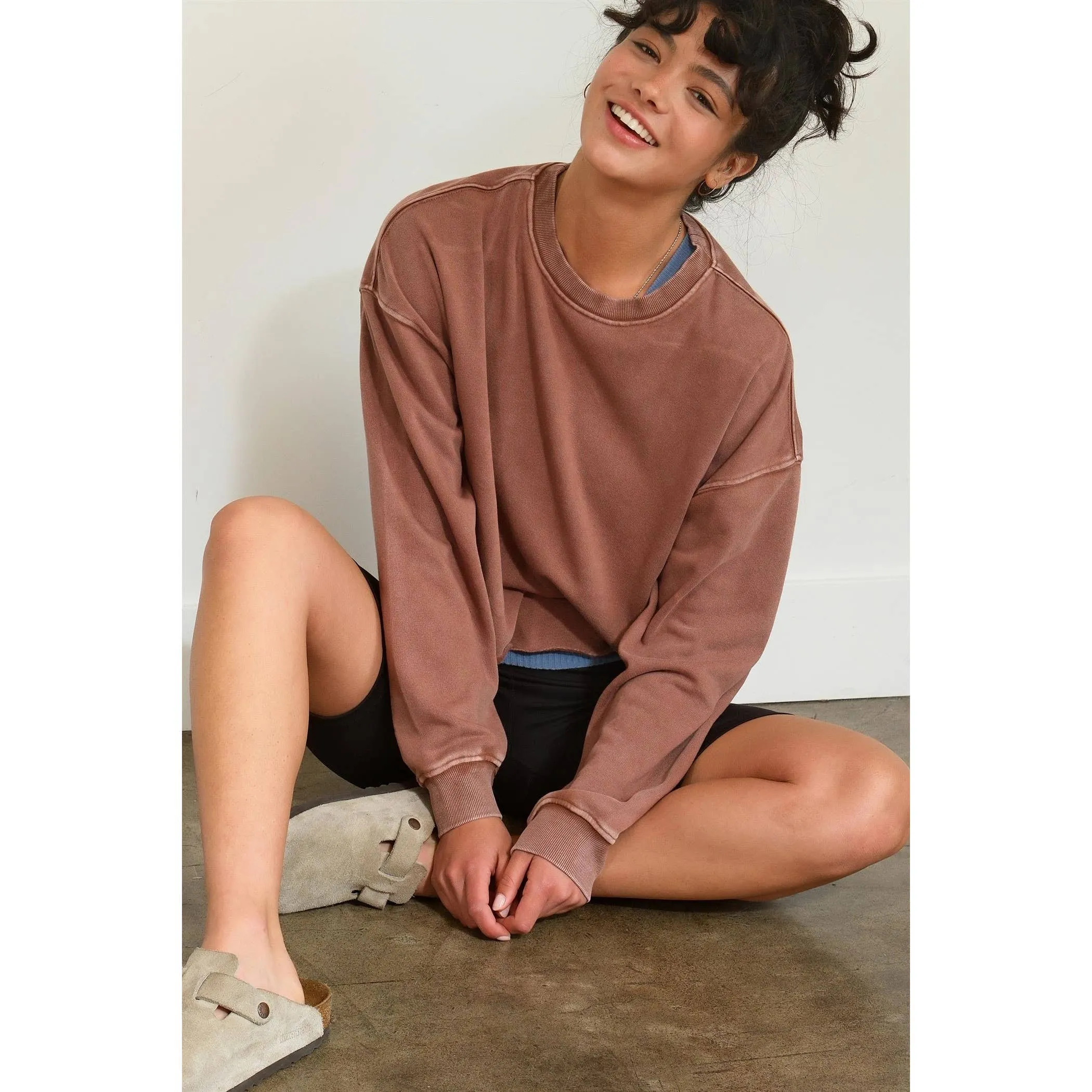 CROPPED CREWNECK SWEATSHIRT WITH RAW HEM