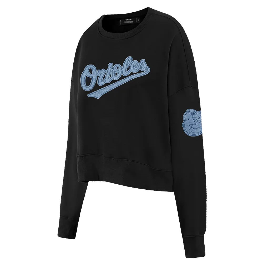 MLB BALTIMORE ORIOLES VARSITY BLUES WOMEN'S CREWNECK (BLACK)