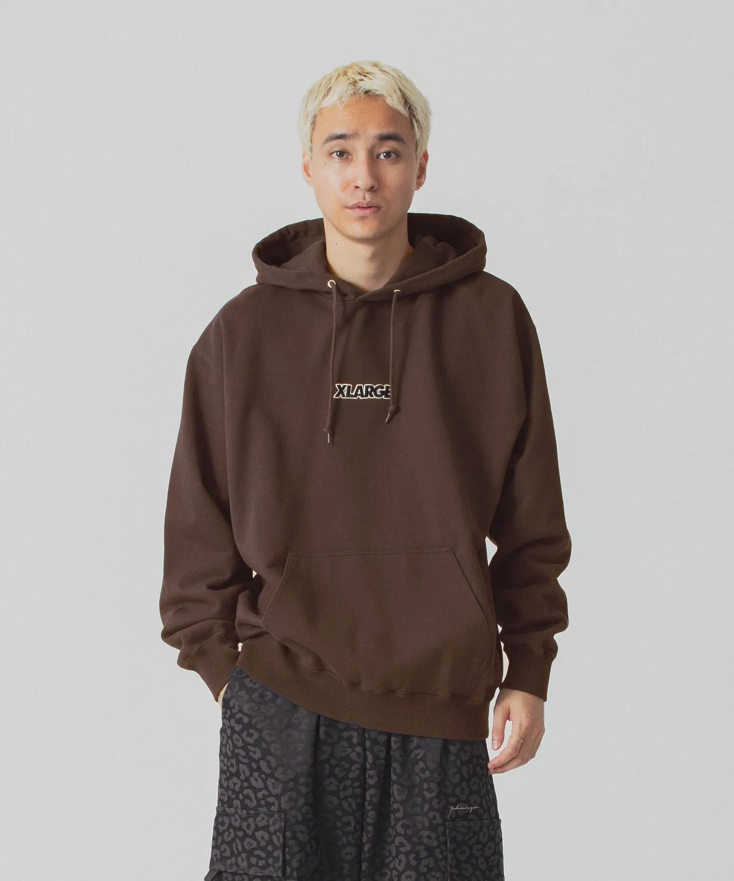 STANDARD LOGO HOODED SWEATSHIRT