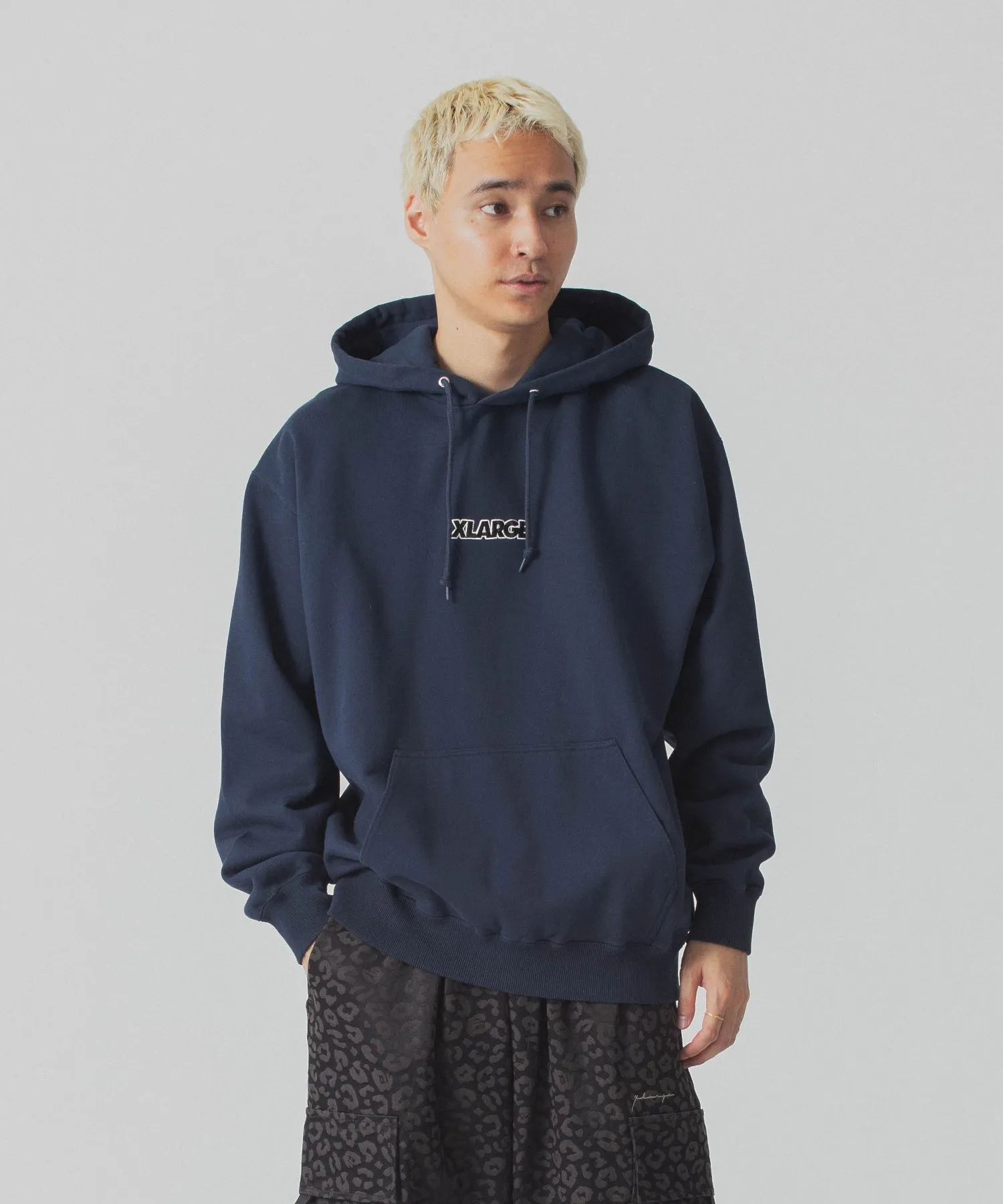 STANDARD LOGO HOODED SWEATSHIRT